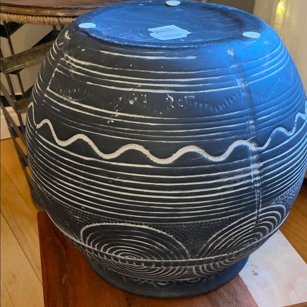 Handcrafted Gray and White Large Ceramic Planter…new, unused - Picture 8 of 10